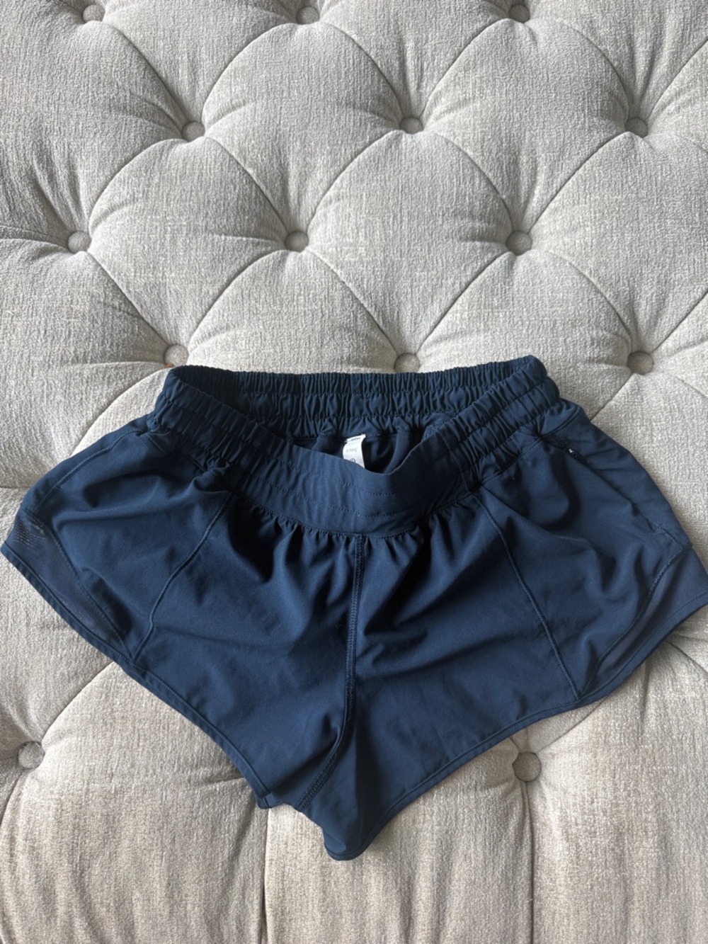 Lululemon Women's 6 Navy Athletic Running Shorts‎